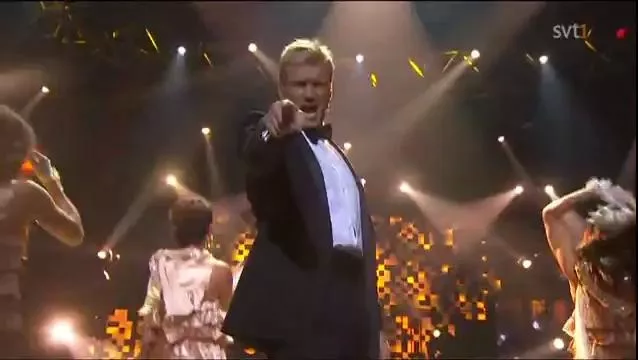 Dolph Lundgren - Canta Elvis Presley