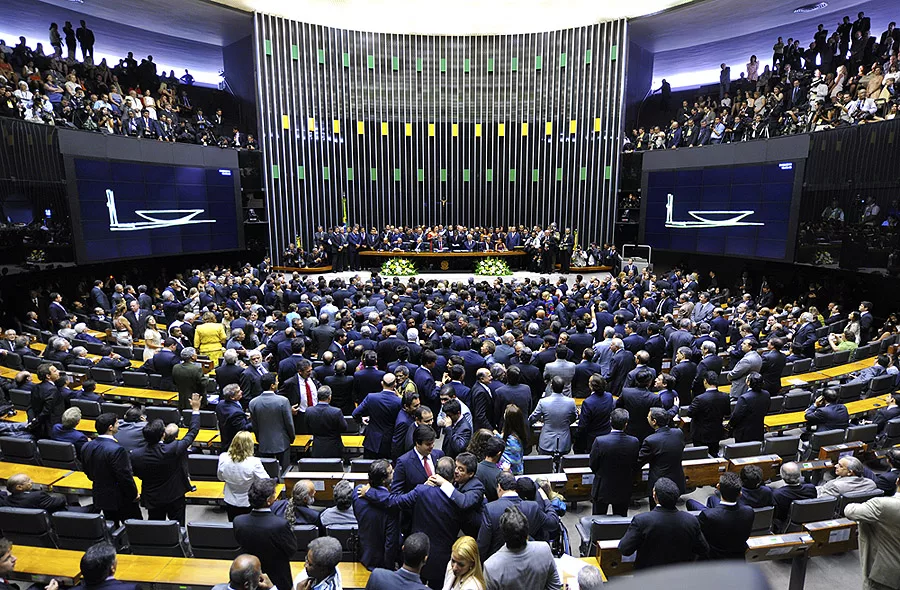 Senhores deputados!